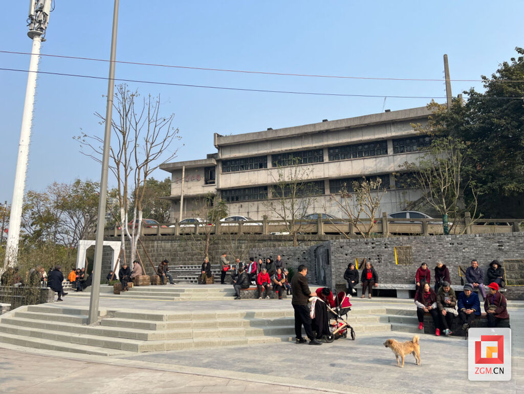 【聚焦群众关切⑭】自流井：“推窗即景 出门入园” 口袋公园尽显城市方寸之美-1.jpg
