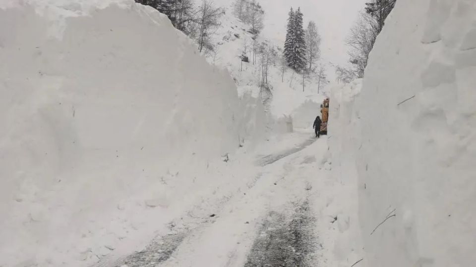 31处雪崩，6公里全被掩埋！游客已滞留4天，知名景区最新公告：食宿免费-6.jpg