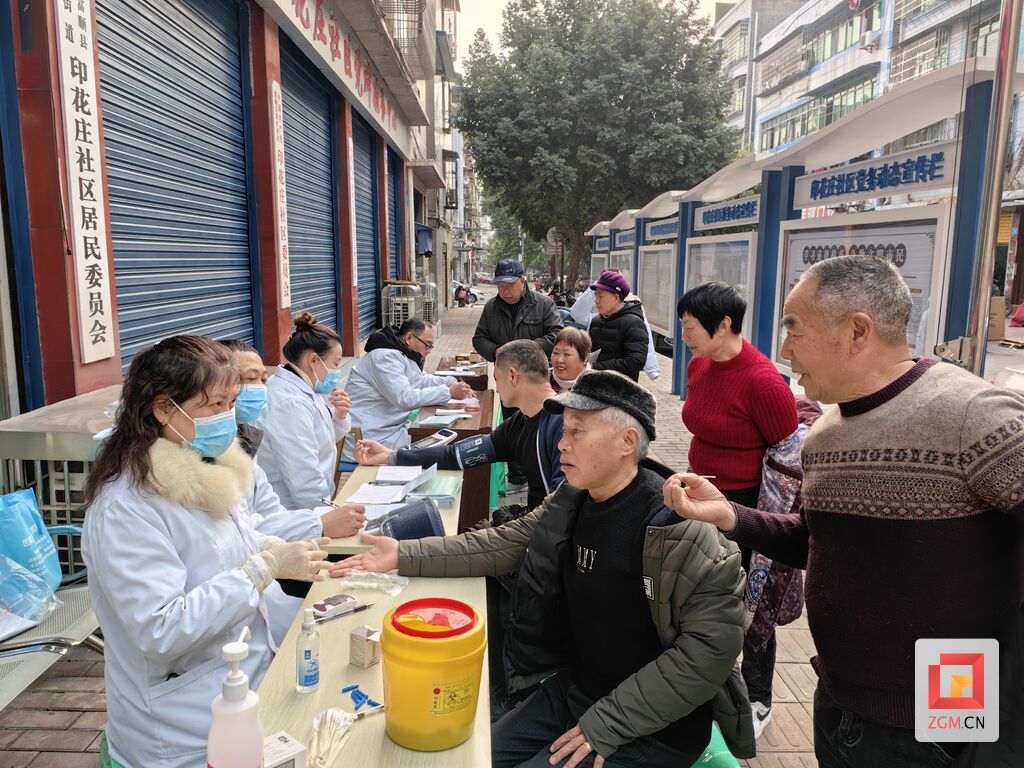 富顺印花庄社区开展免费义诊活动 守护居民健康-1.jpg