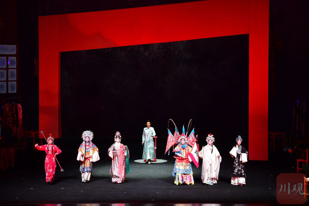 第十届中国京剧艺术节在成都闭幕 72场演出超5000万人次观演-1.jpg