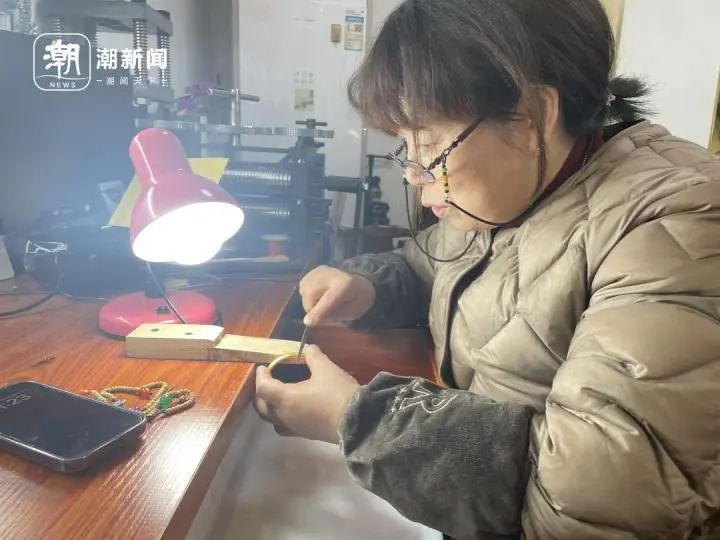 真的会上头！不去商场买金饰的年轻人，涌入打金小店-4.jpg