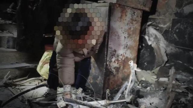 重庆万州一女童往污水道扔鞭炮致一人死亡？不实！-2.jpg