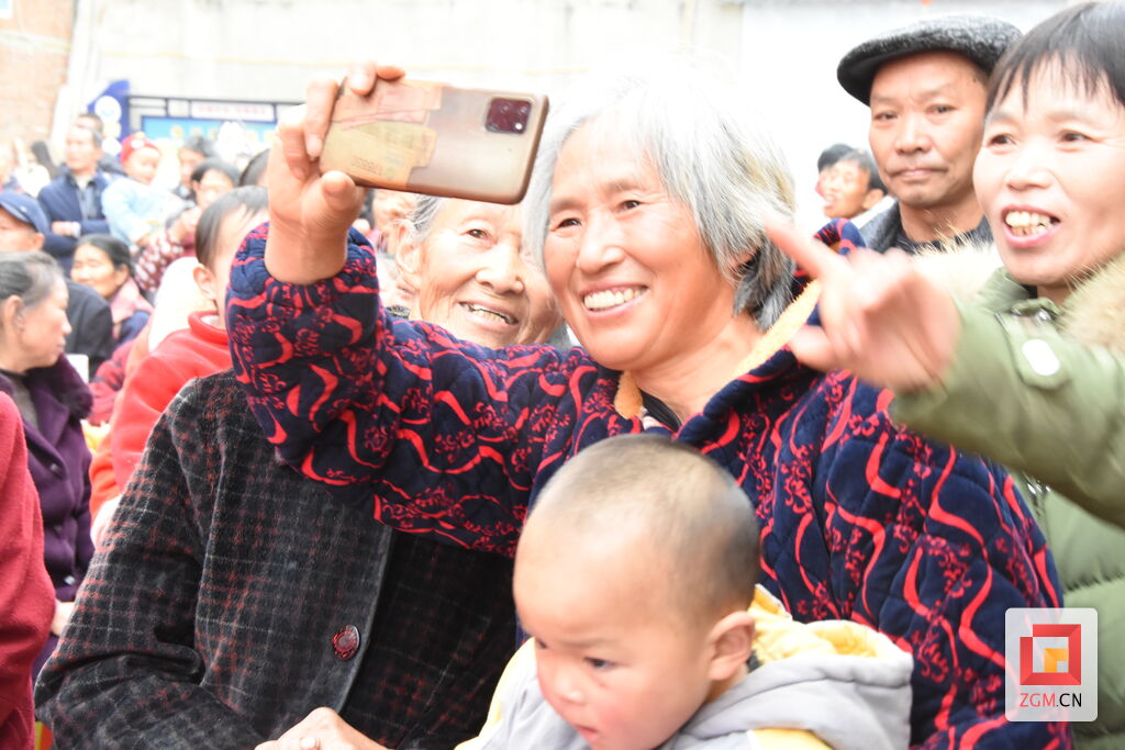 3000村民乐品荣县首届“村晚”佳宴-3.jpg