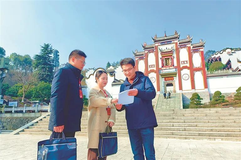 违规旅游披上“新马甲”“隐身衣”，严防严治！-1.jpg