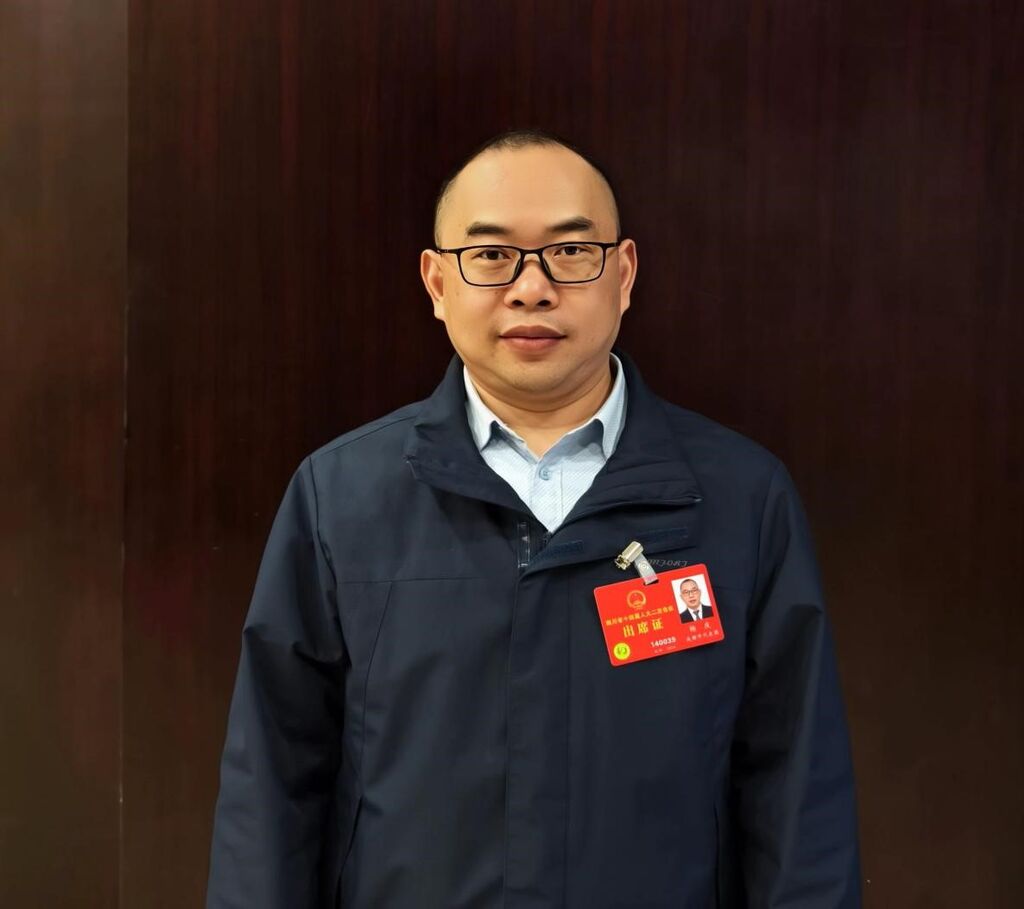 两会问答｜做技术工人有“钱”途吗？-2.jpg