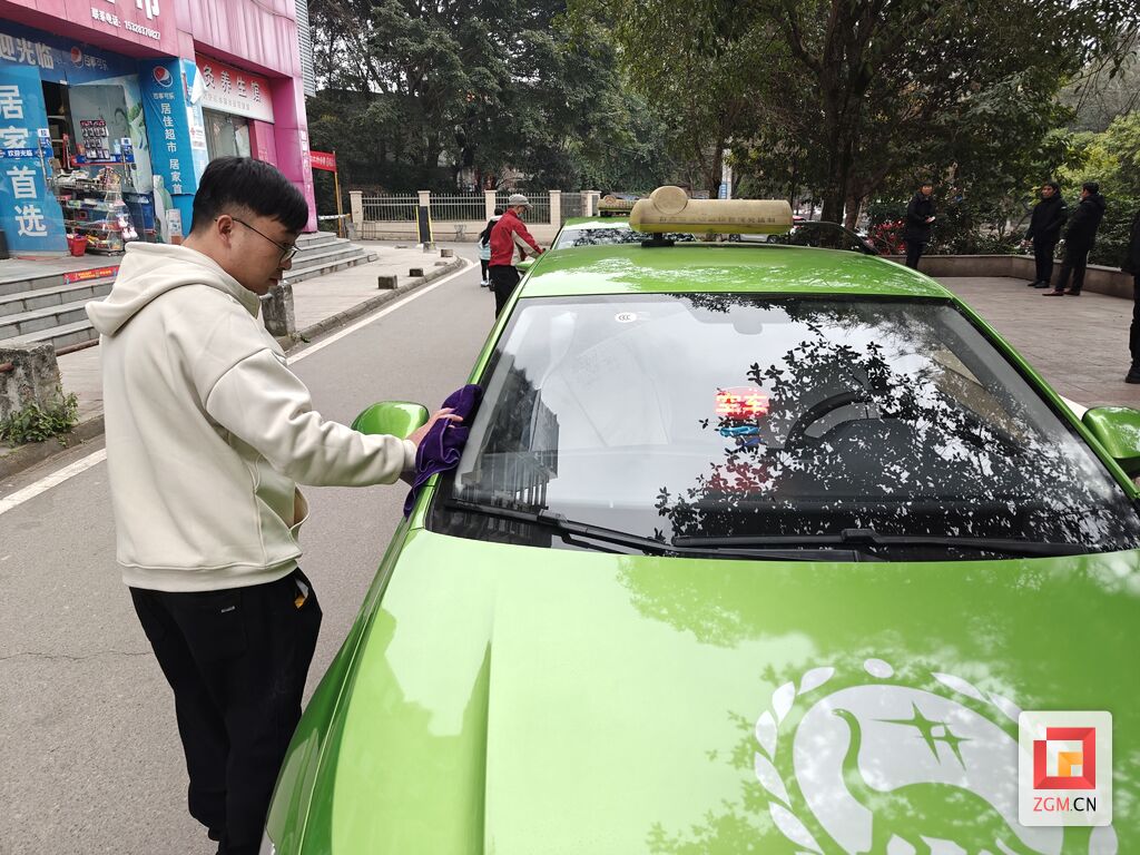 2月7日起，自贡市四城区巡游出租汽车实行春节运价-1.jpg