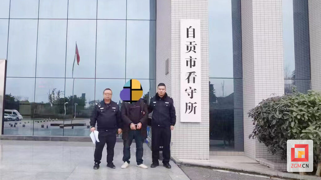 男子“一字马”蒙监控、盗电线，抓了！-1.jpg