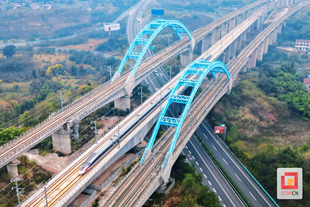 美丽自贡邀全国游客乘高铁来过年-4.jpg