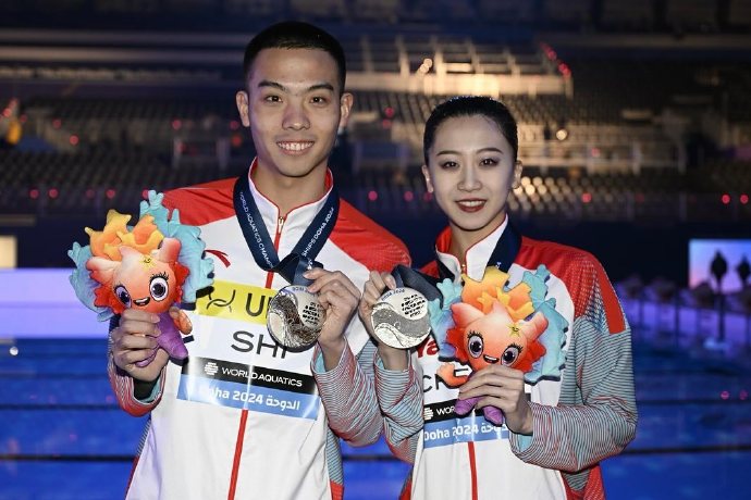 泳联多哈世锦赛开赛4天，中国队目前已经凑齐6金2银1铜的奖牌九宫格-8.jpg