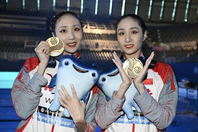泳联多哈世锦赛开赛4天，中国队目前已经凑齐6金2银1铜的奖牌九宫格-7.jpg