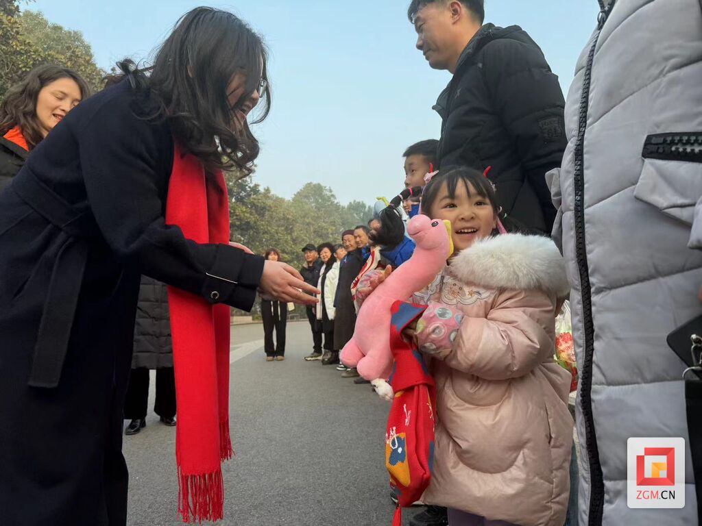 滚动报道 | 【我们的龙年】自贡恐龙博物馆陪您从初一到大年-5.jpg