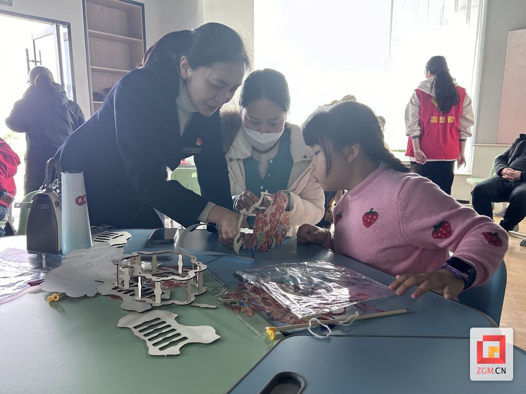 【新春走基层】龙年探“龙宫”！自贡恐龙博物馆新春活动欢乐多-3.jpg