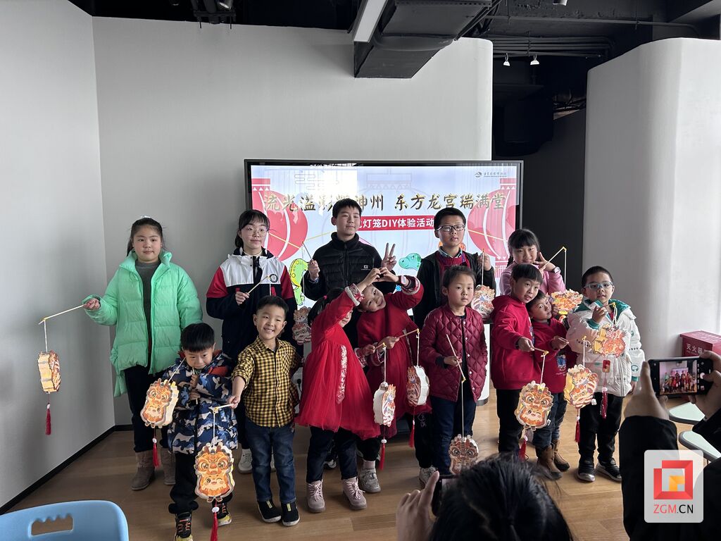 【新春走基层】龙年探“龙宫”！自贡恐龙博物馆新春活动欢乐多-2.jpg