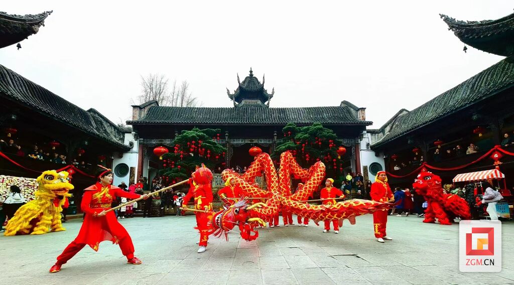 【新春走基层】春节假期前四天 自贡A级景区接待游客73.77万人次-11.jpg