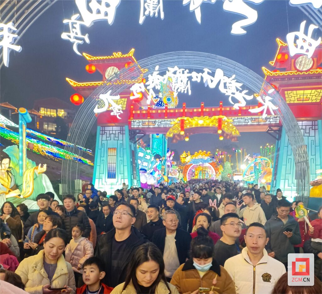 【新春走基层】赏灯、观展、民俗体验 自贡文化大餐实力圈粉-2.jpg