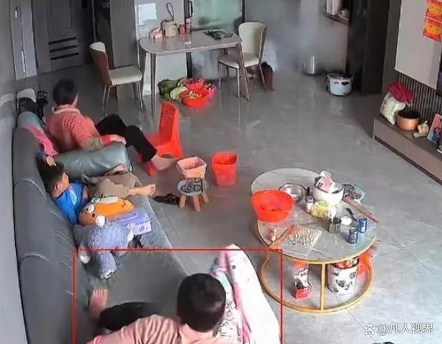 女子做饭高压锅爆炸 家人反应不一，引发社会热议-2.jpg