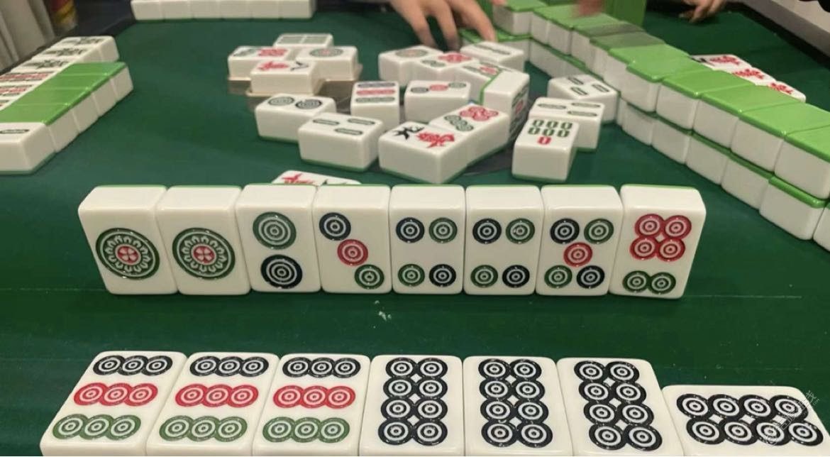 都是亲戚这样打牌就觉得好无语-1.jpg