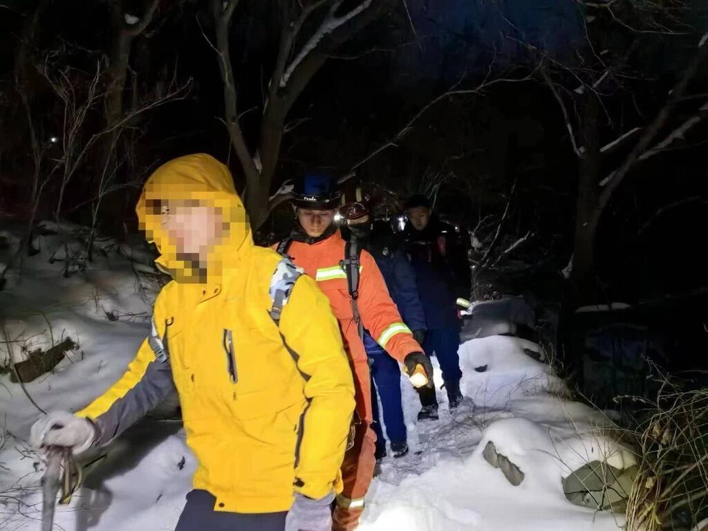 房山5名高中生爬野山被困，34小时大营救细节曝光-5.jpg