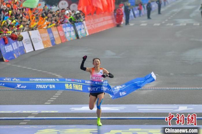 四川仁寿：2024全国半程马拉松锦标赛（第一站）鸣枪开赛-8.jpg