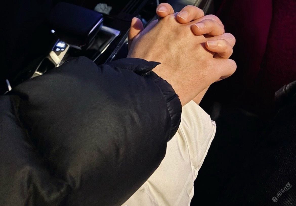 极度悲伤，大家是怎么处理闺蜜和男友关系 的-1.jpg