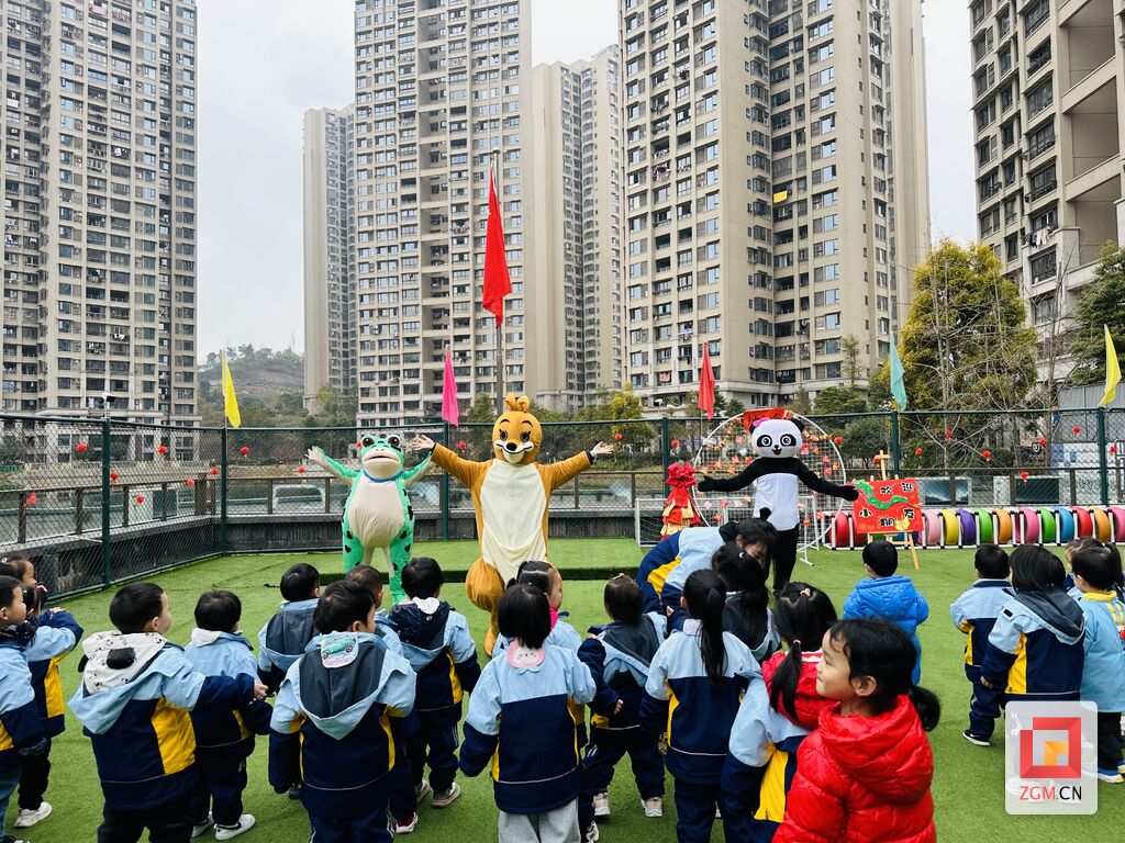 袋鼠妈妈南湖幼儿园萌娃喜迎新学期-2.jpg