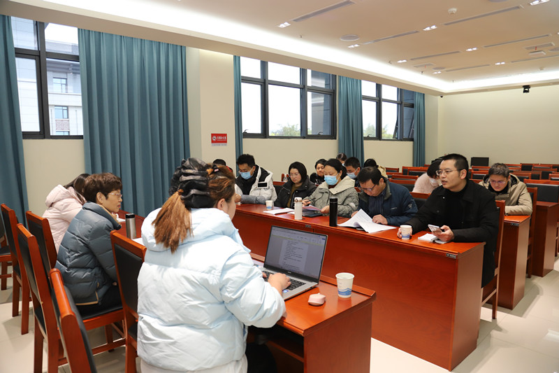 凝心聚力担使命 奋楫笃行开新局——市中医医院成功召开第六届十次职工代表大会-4.jpg