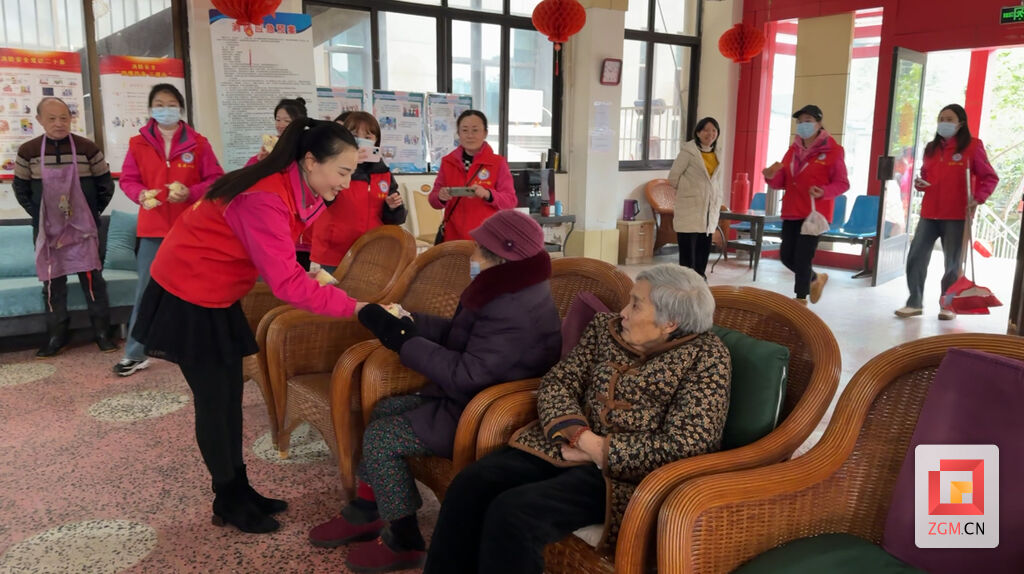 雷锋精神薪火传 自贡市掀起“学雷锋”活动热潮-5.jpg