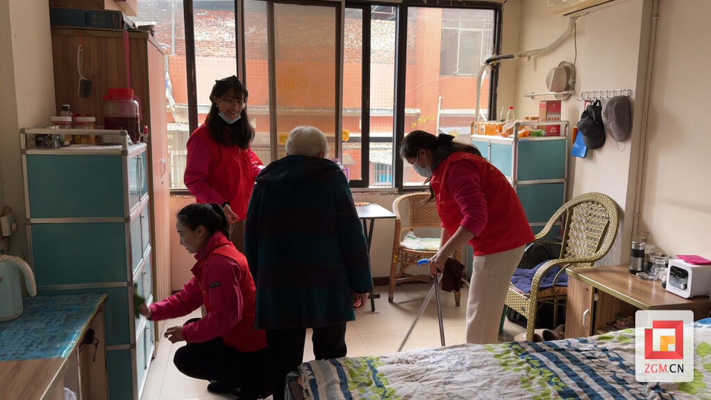雷锋精神薪火传 自贡市掀起“学雷锋”活动热潮-6.jpg