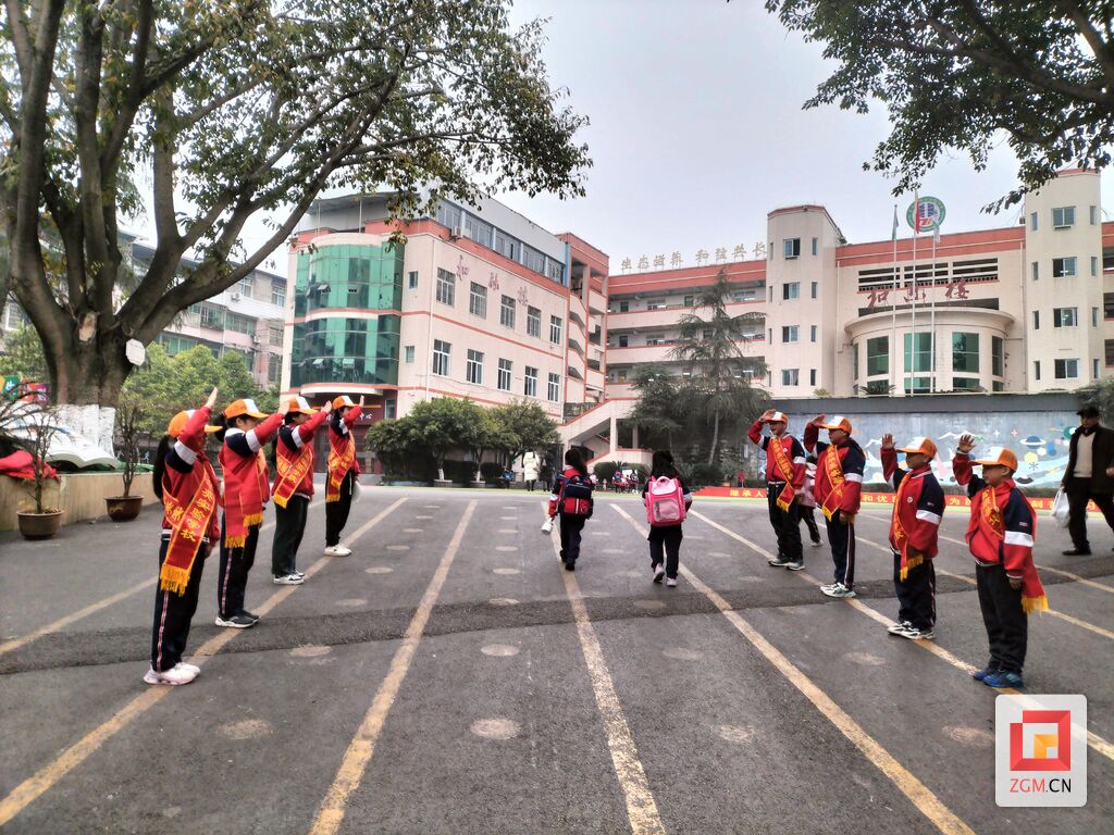 雷锋精神薪火传 自贡市掀起“学雷锋”活动热潮-22.jpg