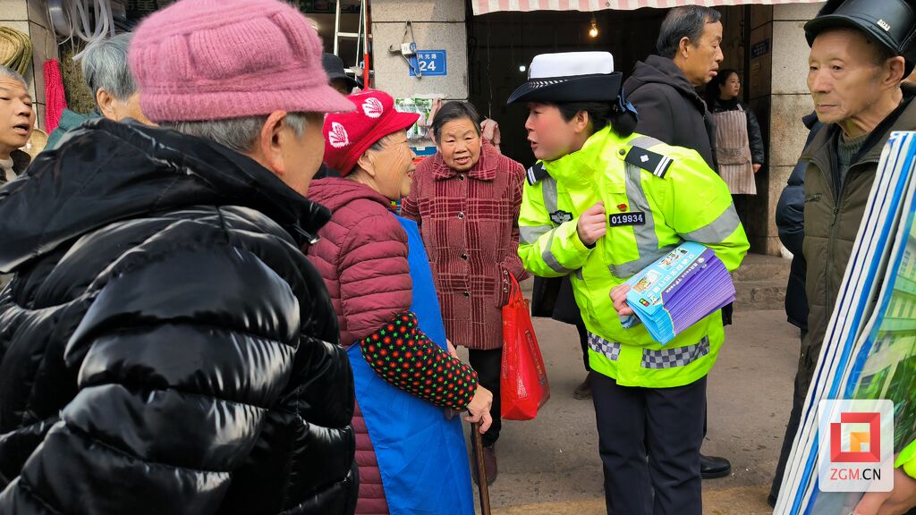 雷锋精神薪火传 自贡市掀起“学雷锋”活动热潮-17.jpg