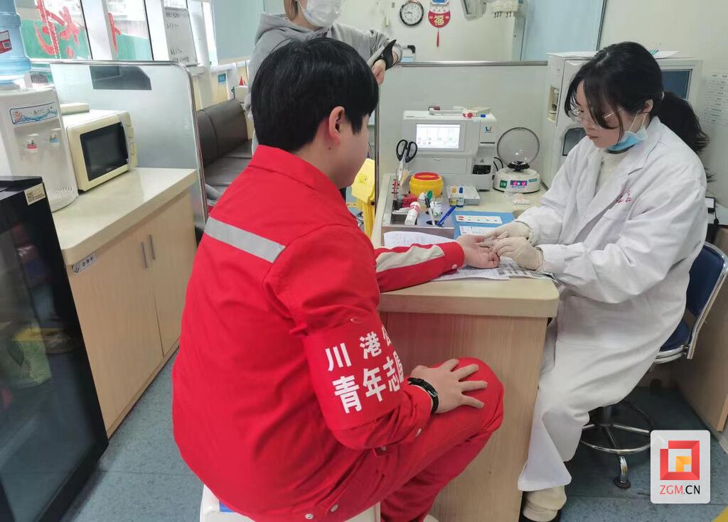 雷锋精神薪火传 自贡市掀起“学雷锋”活动热潮-27.jpg