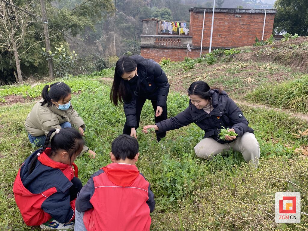 雷锋精神薪火传 自贡市掀起“学雷锋”活动热潮-45.jpg