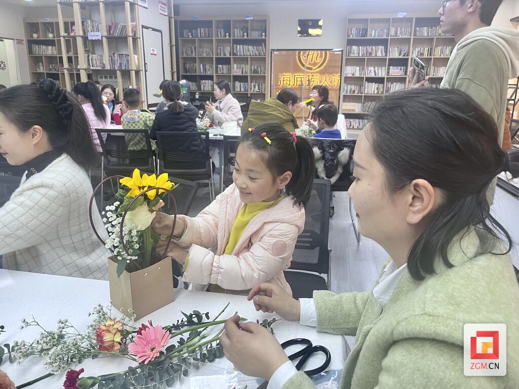 我市开展“幸福妇女节 感恩春晖情”亲子活动-2.jpg