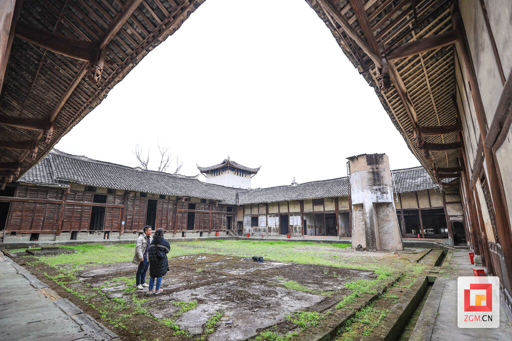 中坝钟氏庄园：碉楼矗立 见证百年历史沧桑-4.jpg