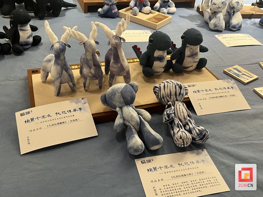 非遗闪耀！自贡扎染巡展活动开幕-4.jpg