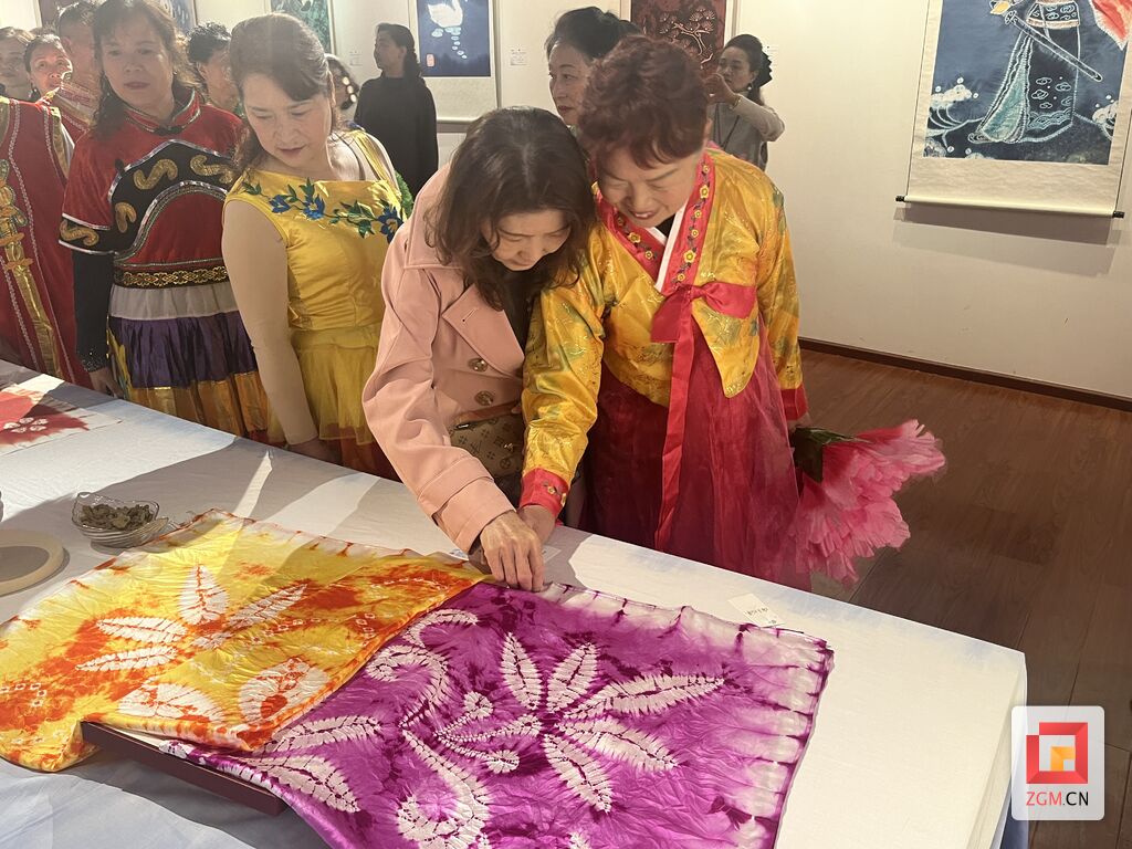 非遗闪耀！自贡扎染巡展活动开幕-5.jpg