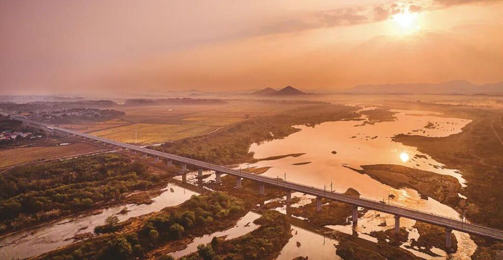 这条高铁获国家级荣誉 多图带你看沿线美景-1.jpg