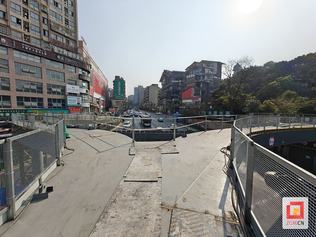 化解老城交通“最堵点” 公园口人行天桥加紧建设中-3.jpg