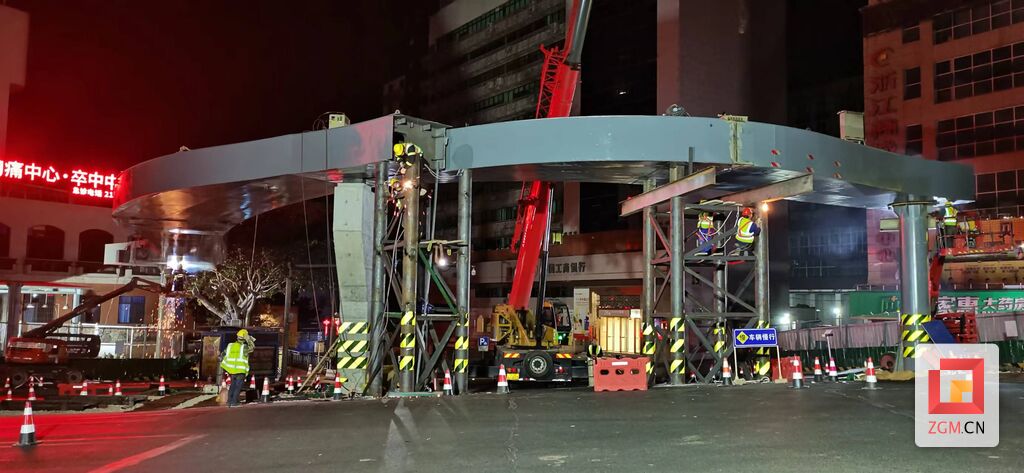 化解老城交通“最堵点” 公园口人行天桥加紧建设中-2.jpg