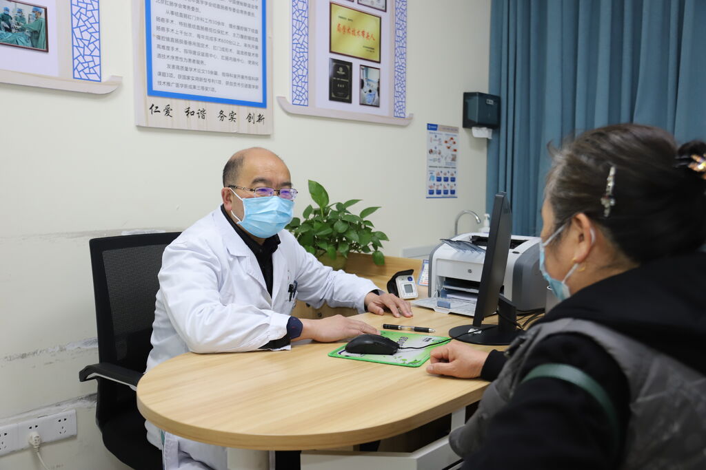 盐都十大名中医李国章：细心待患者 用心做良医-2.jpg