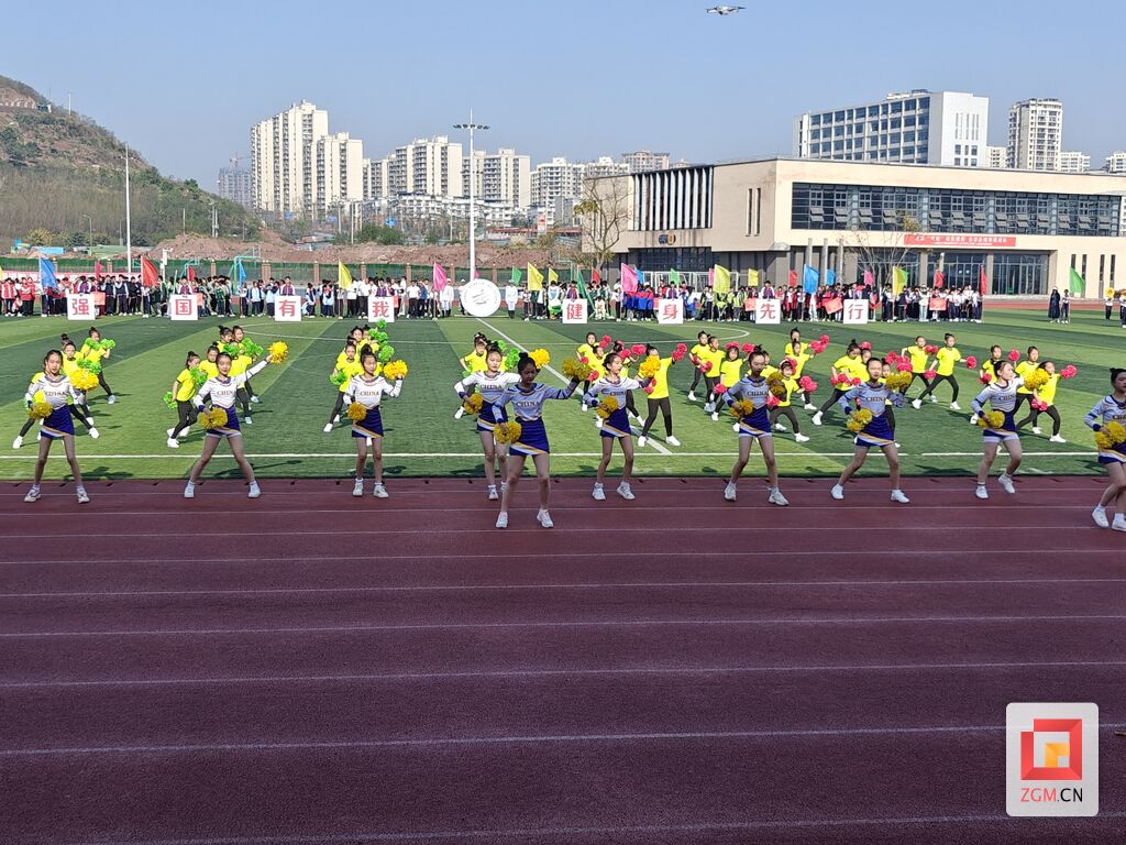 自贡高新区举办第三届中小学生运动会-3.jpg