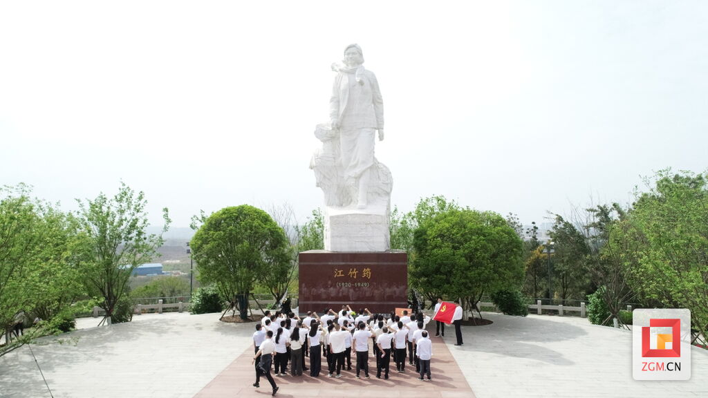 大山铺镇开展清明节缅怀先烈活动-2.jpg