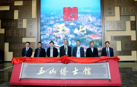 江西“提灯定损”出租房所在村住着很多陪读妈妈，当地民宿遭大量退订-5.jpg