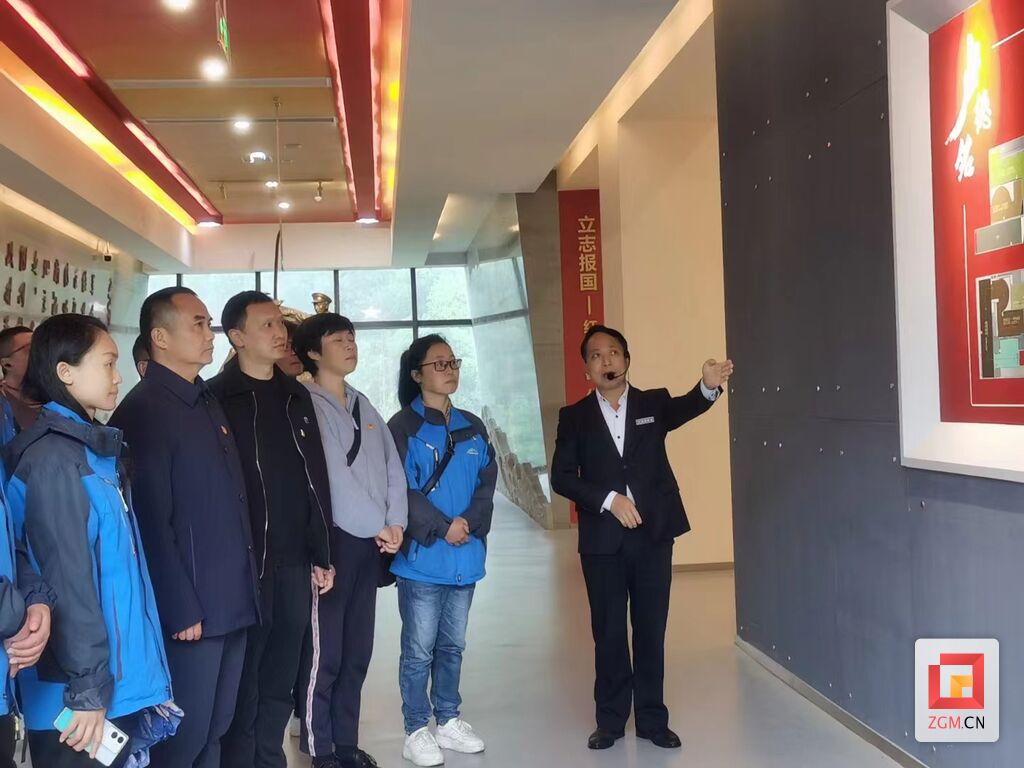 自贡市广播电视台组织开展“缅怀革命先烈·坚定理想信念”主题党日活动-3.jpg