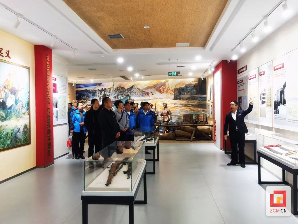 自贡市广播电视台组织开展“缅怀革命先烈·坚定理想信念”主题党日活动-2.jpg
