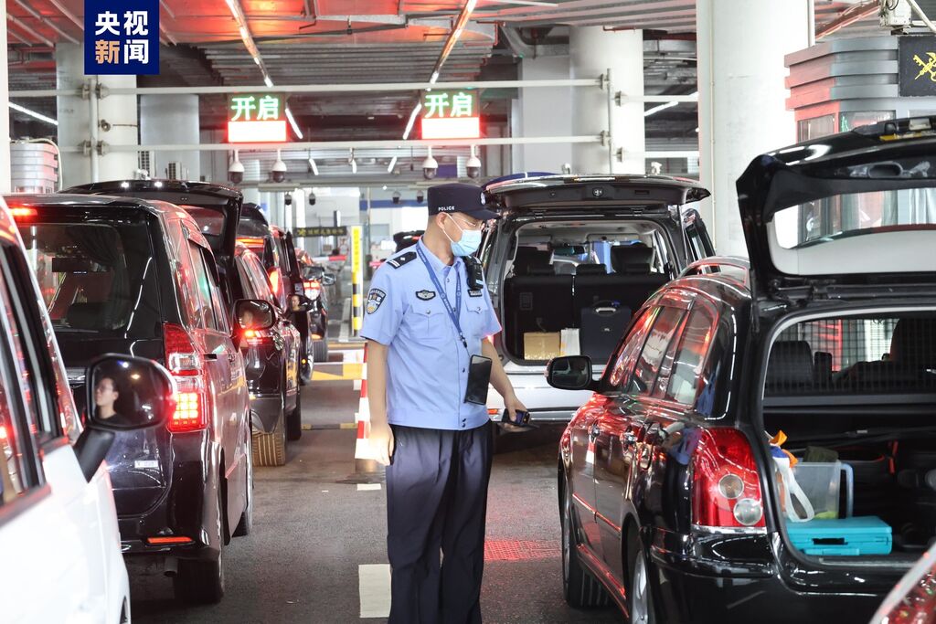 超100万人次！港珠澳大桥“人车两旺” 自驾“北上”成主流-3.jpg