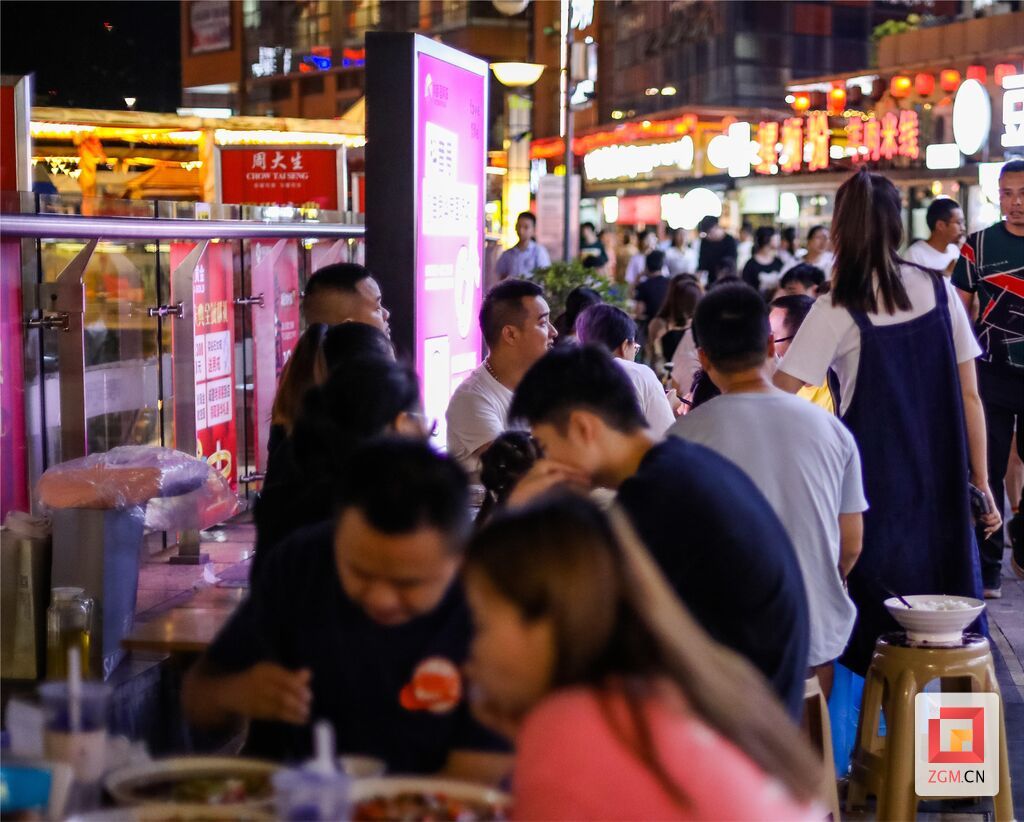 人间烟火气 “自贡味”诱人——“五一”假期自贡消费市场扫描-2.jpg