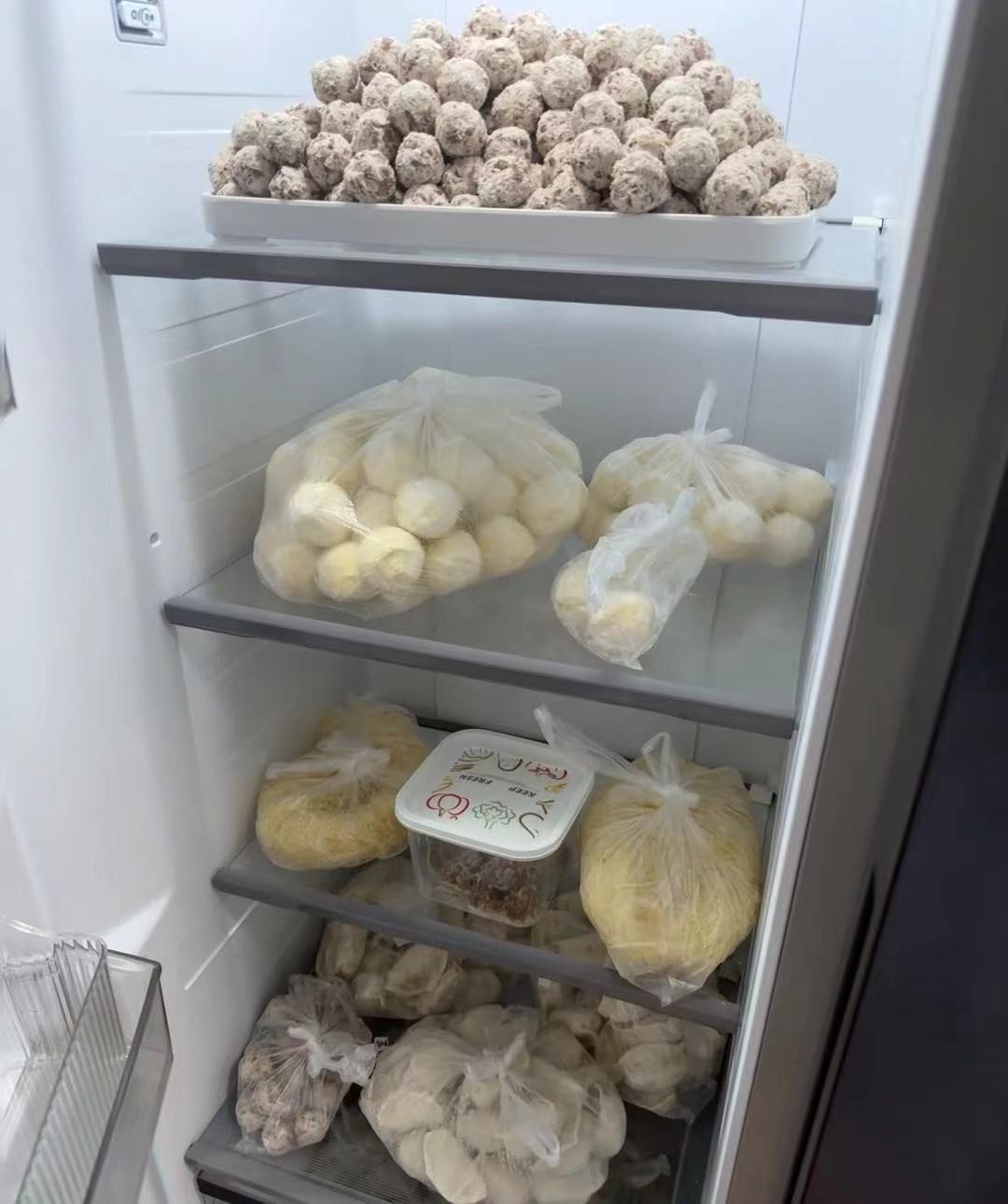我妈为了不让我点外卖，就是来一次把我的冰箱塞满一次-1.jpg