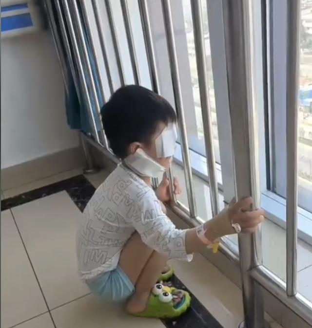 3岁男童被狗咬伤18天后离世，狗仍去向不明？当地回应橙柿：警方已提级调查-5.jpg