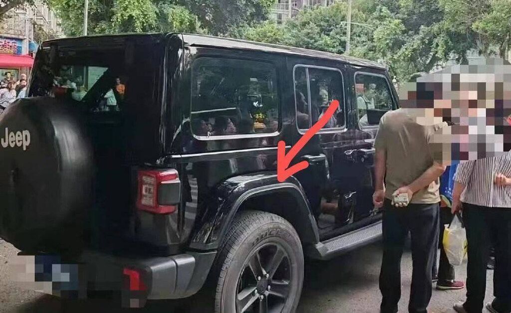 街头纠纷缘何引发诸多不实传言？还原成都“吉普车事件”纠纷始末-1.jpg